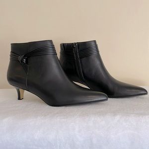 Bella-Vita Black Kitten Heel Ankle Booties 8